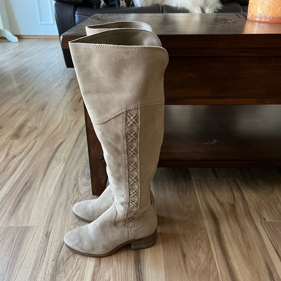 Vince Camuto boots size 6 - Picture 2 of 5